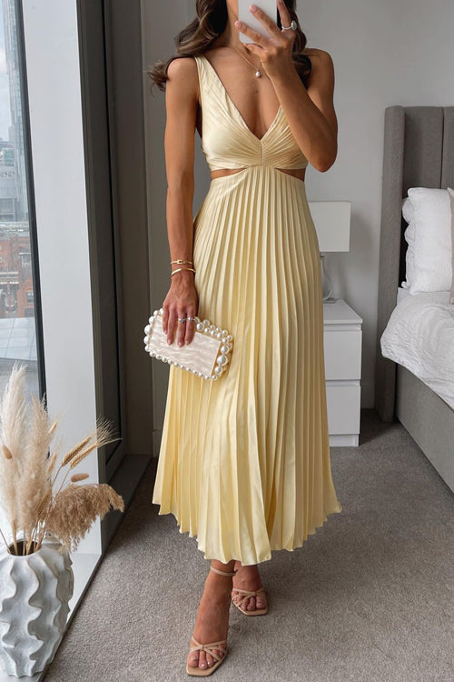 Catherina™ | Elegant Pleated Evening Dress