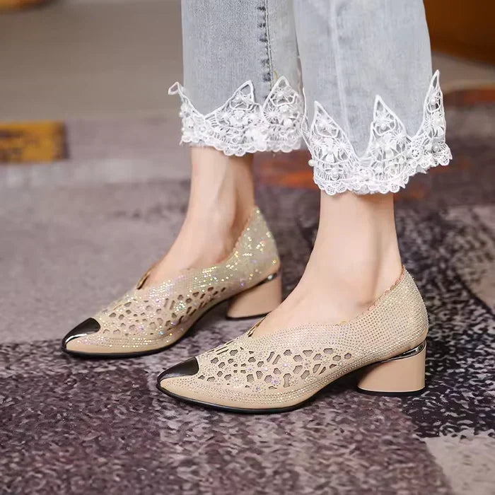 Jane ™ | Elegant Pointed Toe Flat Shoes with Crystal Detailing