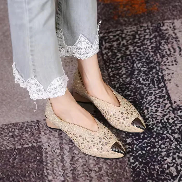 Jane ™ | Elegant Pointed Toe Flat Shoes with Crystal Detailing