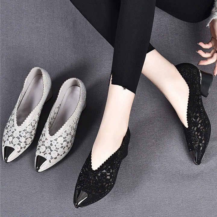 Jane ™ | Elegant Pointed Toe Flat Shoes with Crystal Detailing